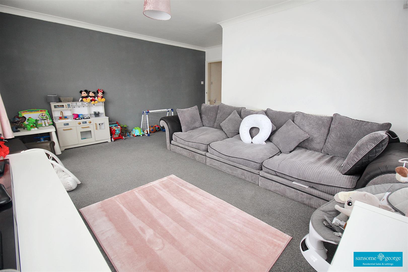 2 bed property in Colliers Way, Reading